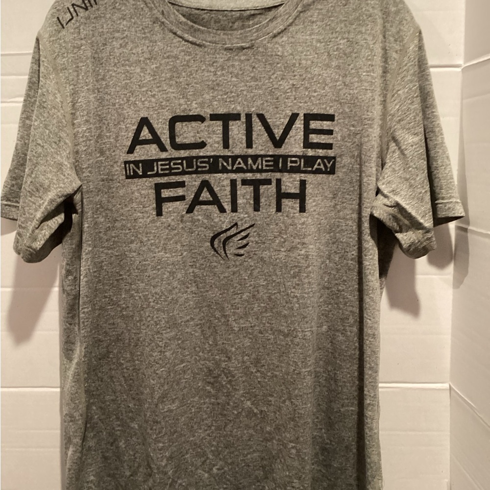 Men’s Gray Active Faith graphic T-Shirt size medium